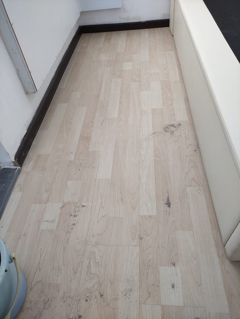 showing of vinyl floor protected