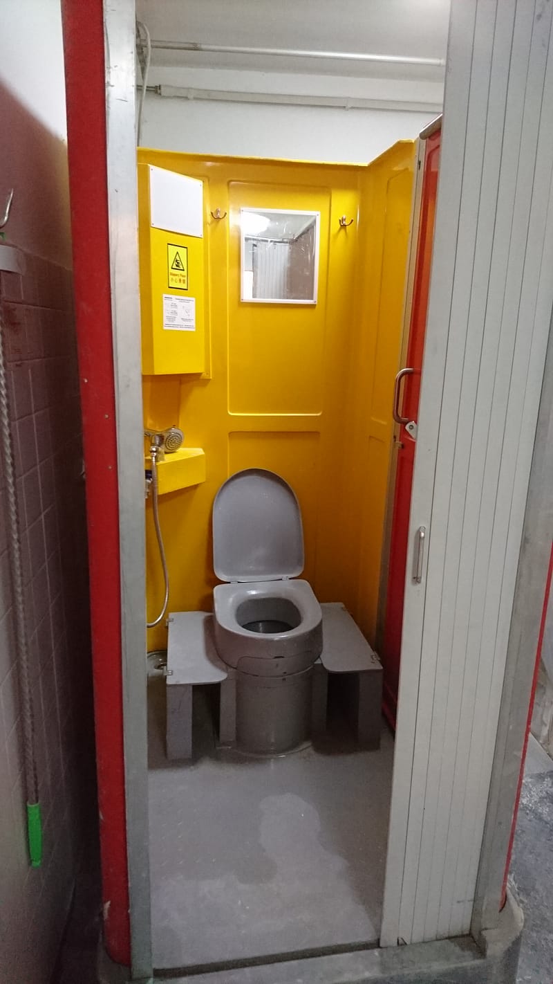 hip temporary bathroom shower toilet